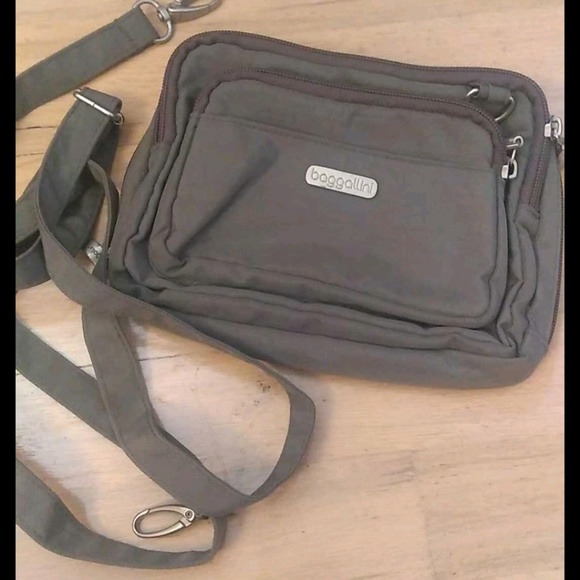 Baggallini Handbags - Baggallini Triple Zip Bagg in Pewter/Mimosa